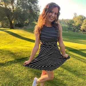 Meet your Posher, Danielle